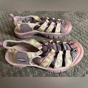 Keen Women’s Newport H2 Closed Toe Water Shoes Smokey Bear/Tarragon Size 8